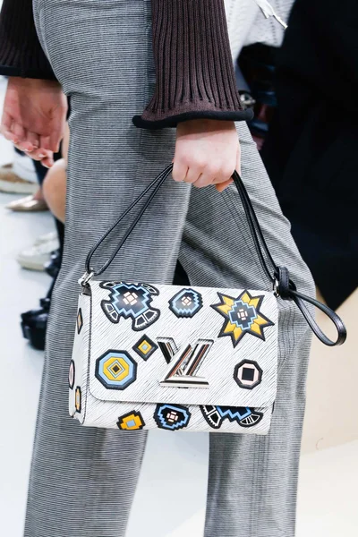 Look 30